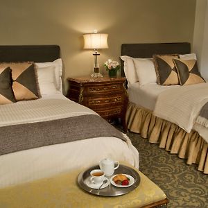 Luxury One-Bedroom Suite